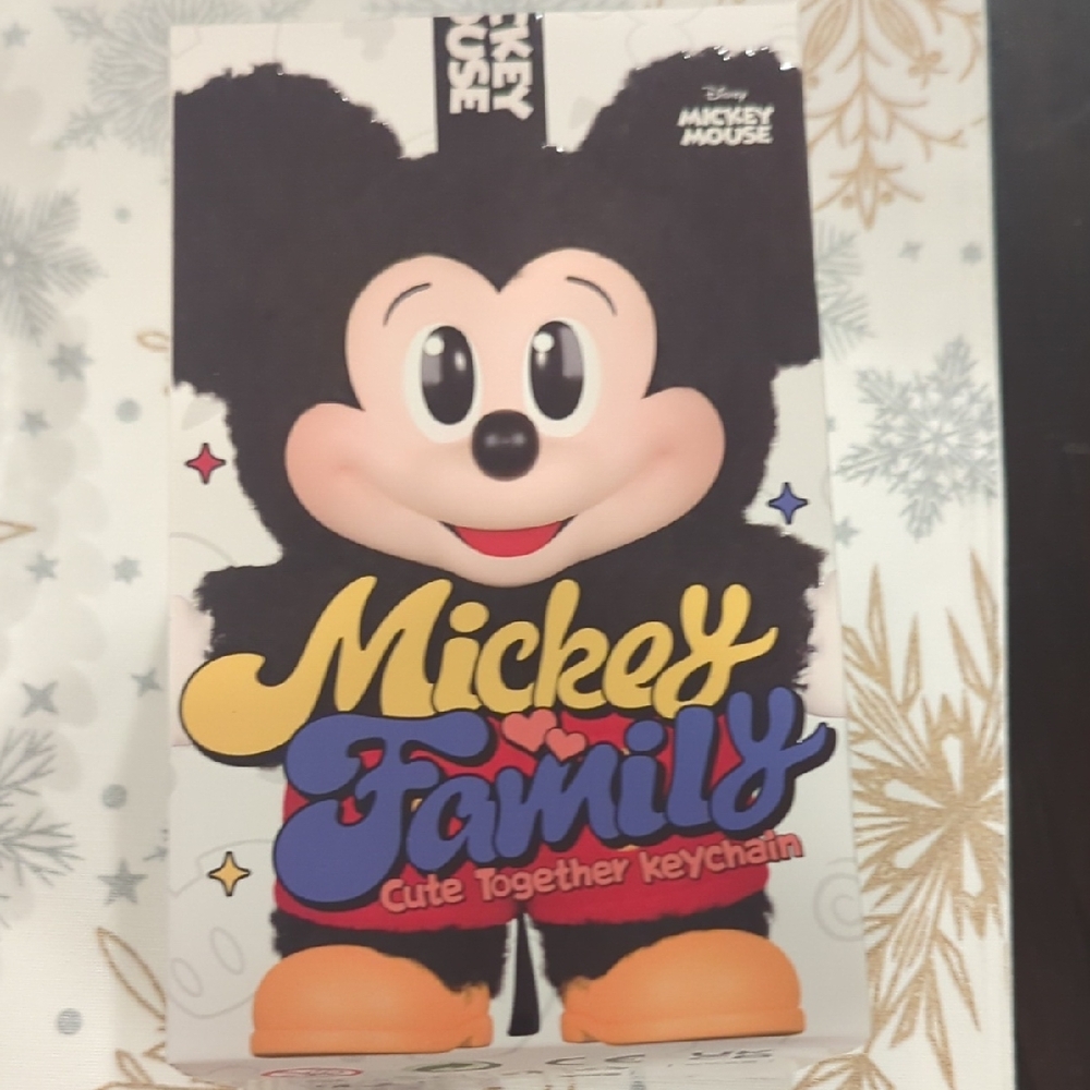 Disney Mickey Family Keychain - Black and Yellow